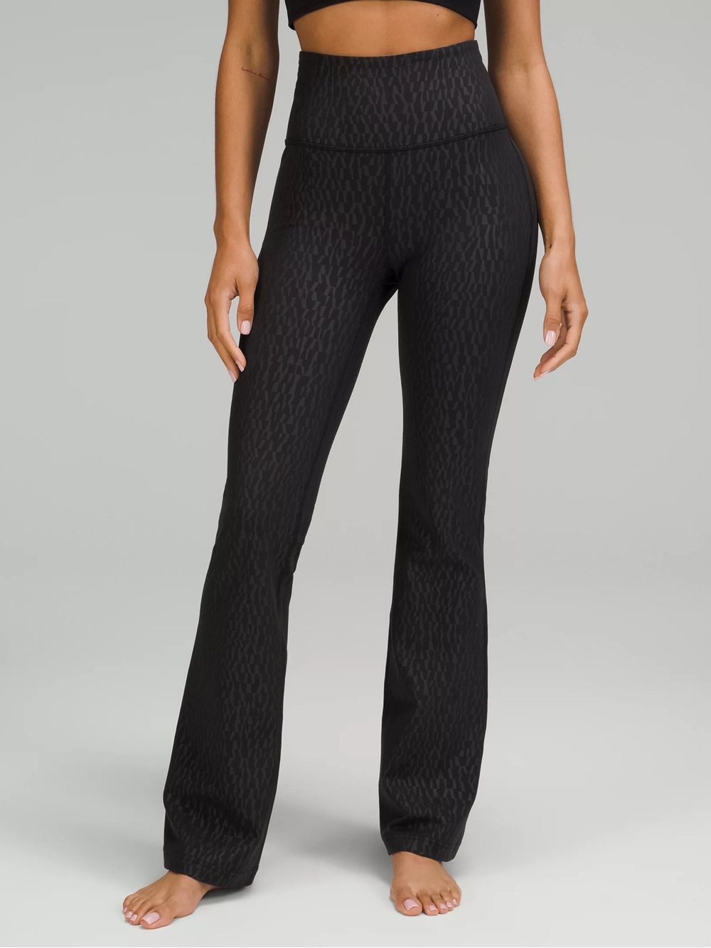 Lululemon Groove Super High Rise Flared Pant Nulu in Segment Emboss Black Size 6